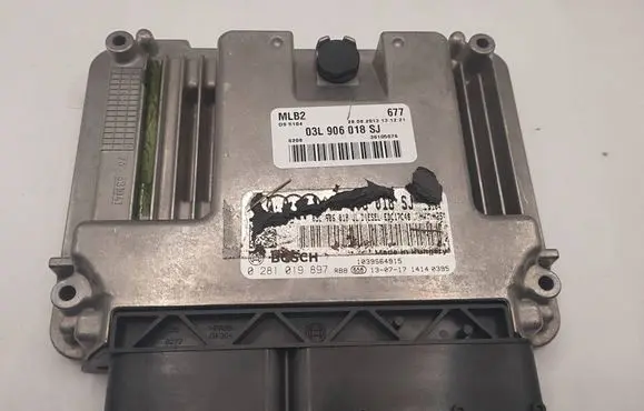 Audi A4 S4 B8 8K Engine control unit/module 03L906018SJ 1039S64915 0281019897
