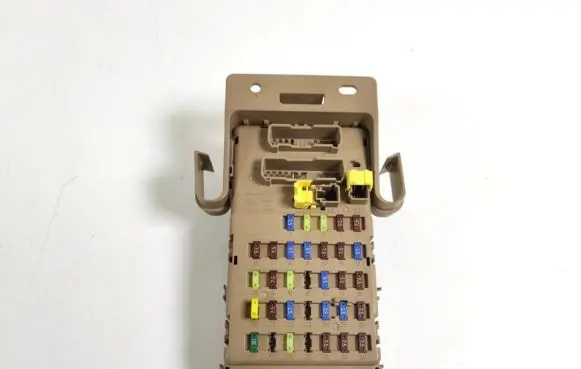 Subaru Legacy Fuse module 82201AJ000