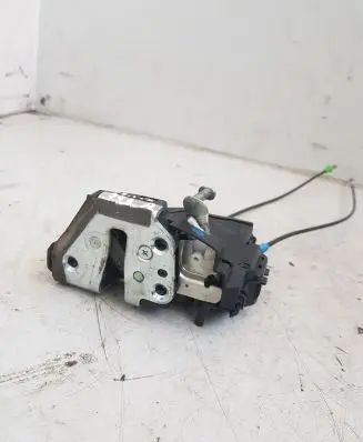 Toyota Auris E180 Rear door lock A084219