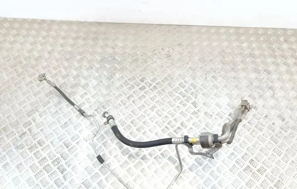 Opel Astra H Air conditioning (A/C) pipe/hose 13100320