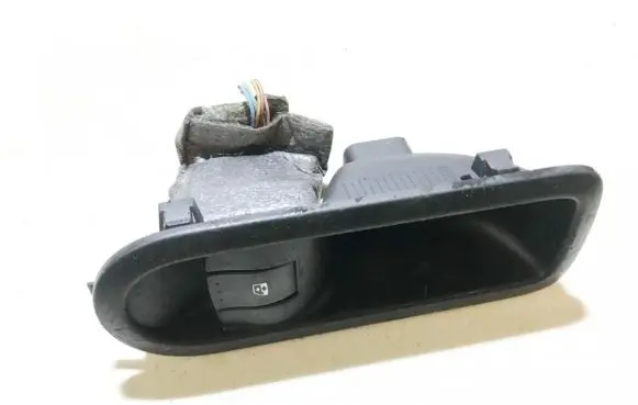 Renault Megane II Electric window control switch 156015540