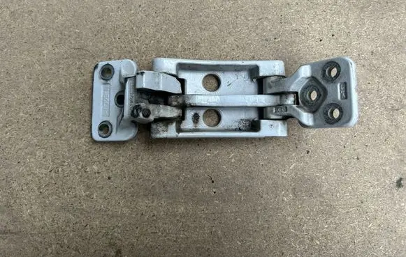 Mercedes-Benz Sprinter W906 Tailgate/trunk/boot hinge A9067400037