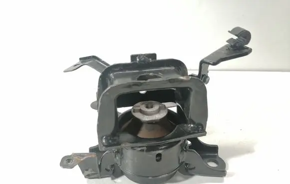 Lexus ES 250 - 300 - 330 Engine mount bracket M6010786