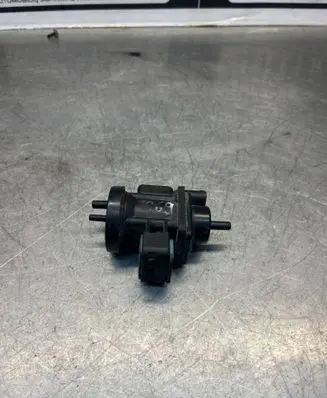 Mercedes-Benz S W220 Turbo solenoid valve a0005450527