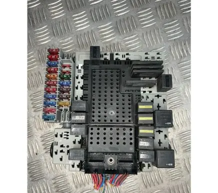 Volvo S60 Fuse box set 8688153 000001815990 8645729
