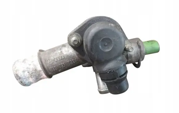 Volkswagen PASSAT B5 Thermostat 038121133A