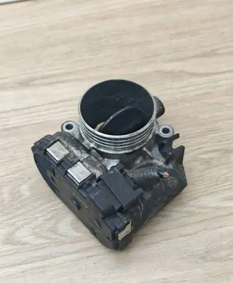 Volvo V70 Throttle valve 8692720 07W225 0281002701