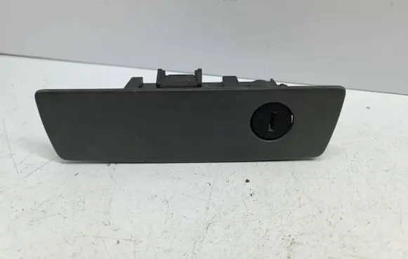 Jeep Grand Cherokee (WK) Glove box lock 5JM55TRMAC