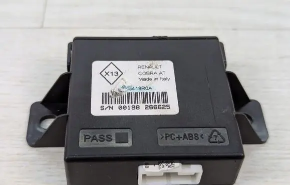 Renault Megane III Alarm control unit/module 4M5418R0A