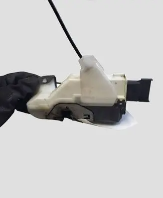 Peugeot 5008 Front door lock PSA732291