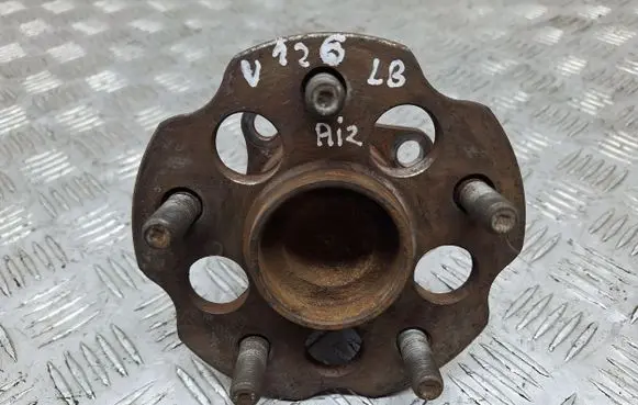 Toyota Verso Rear wheel hub 424500F020