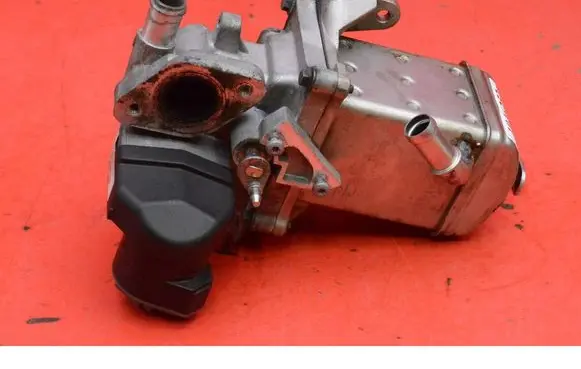 Volvo V40 EGR valve cooler 31370670