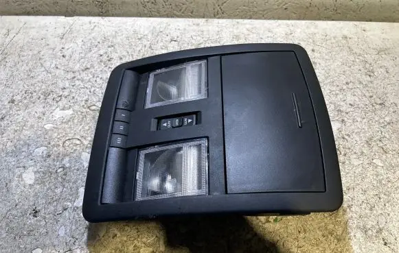 Dodge Challenger Front seat light 1112426 851805