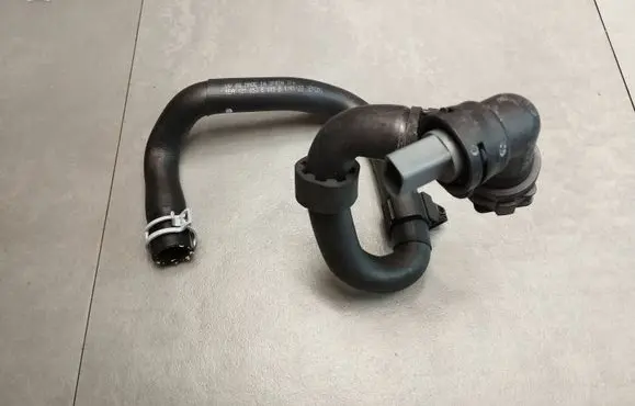 Audi Q4 Sportback e-tron Engine coolant pipe/hose 1EA121053E
