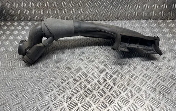 Mitsubishi Shogun Air intake duct part MR404731