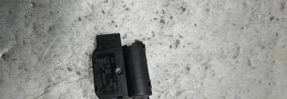 Audi A4 S4 B7 8E 8H Air flap motor/actuator 0132801309