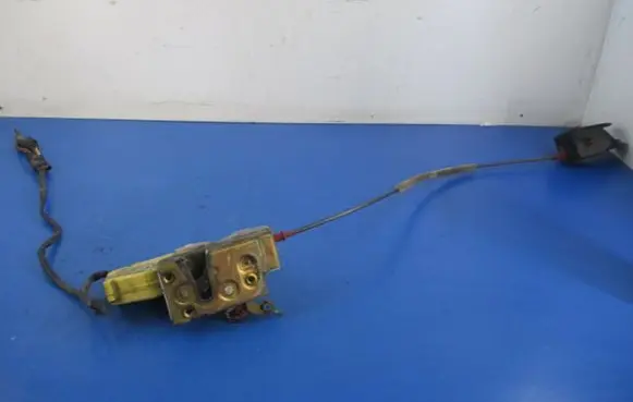Ford Sierra Front door lock 89FBA220K78AB