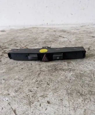 Opel Astra H Hazard light switch 13100105