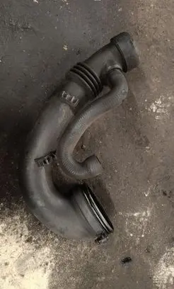BMW X5 E53 Turbo air intake inlet pipe/hose 7786013