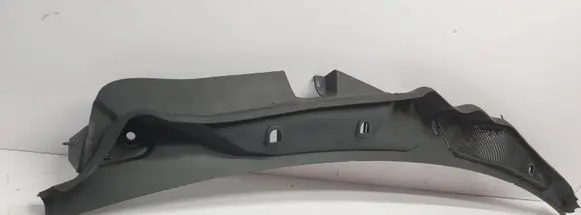 Mercedes-Benz E W212 Wiper trim A2128301013 A2128300013