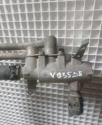 Infiniti G35 Coolant heater control valve VQ35DE VQ35