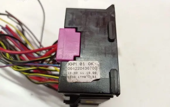 Volkswagen Transporter - Caravelle T5 Fuse module KHM01OK 064220436700 59301TMB