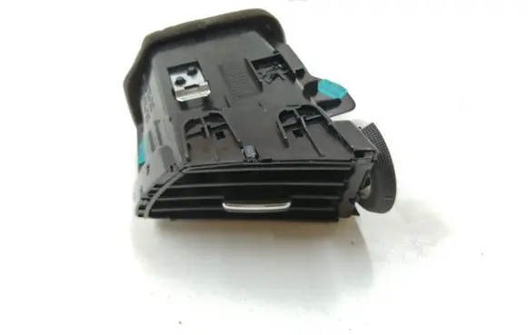Nissan Qashqai Dashboard side air vent grill/cover trim 68761HV00B