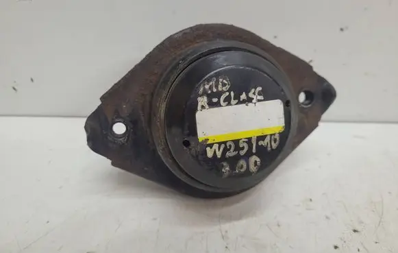 Mercedes-Benz R W251 Engine mount bracket A2512404917