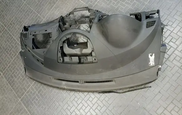 Mitsubishi Grandis Dashboard MN151979 MN151975