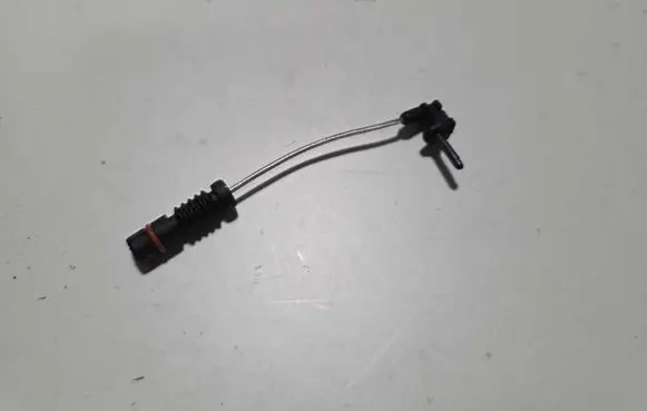 Mercedes-Benz E AMG W210 Brake pads wear sensor a1405401217