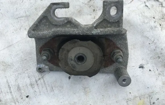 Renault Clio IV Gearbox mounting bracket 112228880R