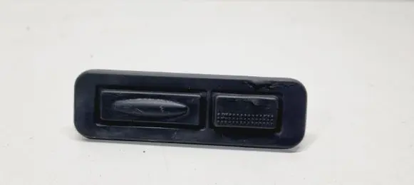 Alfa Romeo Giulia Tailgate opening switch 50554695