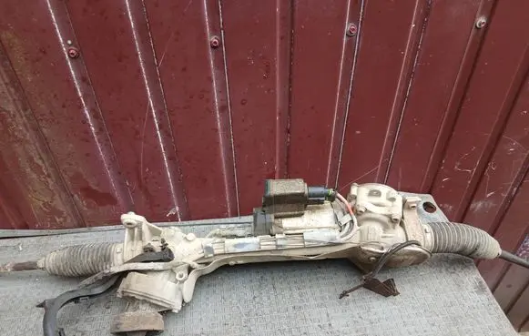 Volkswagen Golf V Steering rack 1K1909144L