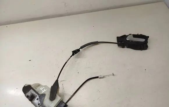 Peugeot 208 I Front door lock 9688080080 303966