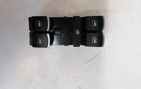 Volkswagen Golf V Electric window control switch