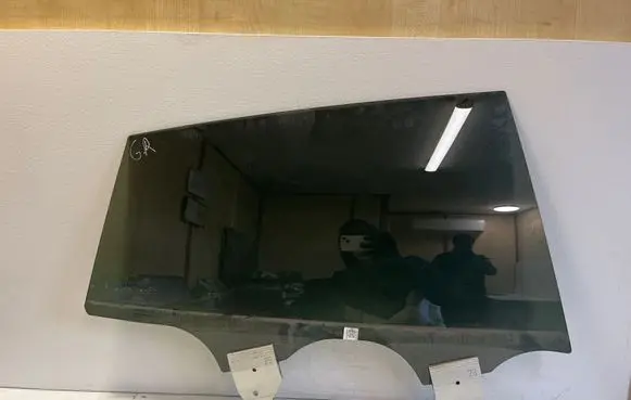 Porsche Taycan 9J1 Rear door window glass 9J0845026A