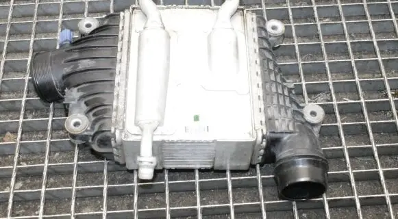Jaguar F-Pace Intercooler radiator GX736K775AF