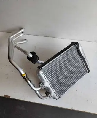 Maserati Quattroporte Coolant radiator 52495045