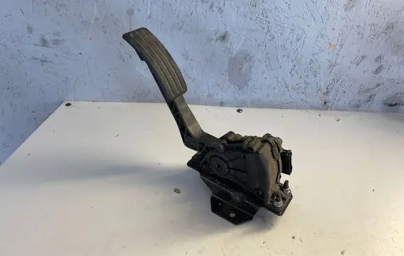 Dacia Sandero Accelerator throttle pedal 8200386506D 6PV00909502