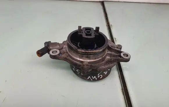 BMW 5 E60 E61 Vacuum pump 7791232 11667791232