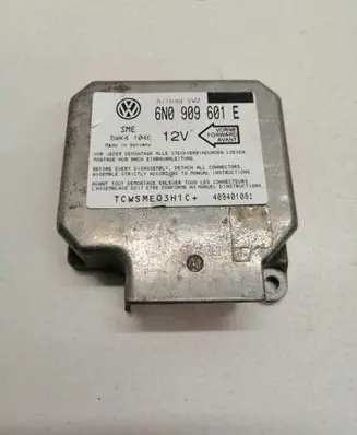 Volkswagen Golf III Airbag control unit/module 6N0909601E