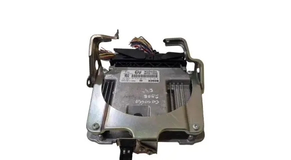 Toyota Corolla E120 E130 Engine control unit/module 8966102A90 0281011733