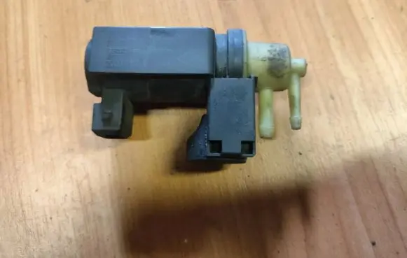 Nissan Pathfinder R51 Turbo solenoid valve 8200486264 70115200 1683002