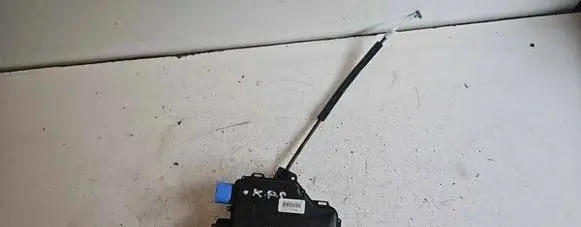 Skoda Fabia Mk2 (5J) Front door lock 3B1837015AR A01199