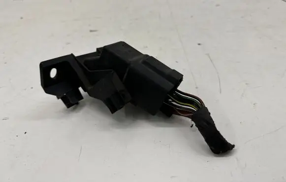 Audi A4 S4 B9 Glow plug pre-heat relay 8W0907599