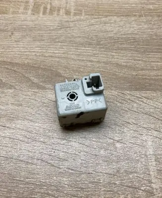 Toyota Prius (XW20) Other relay 8665220010 0689003540