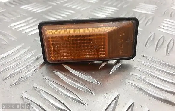 Front fender indicator light