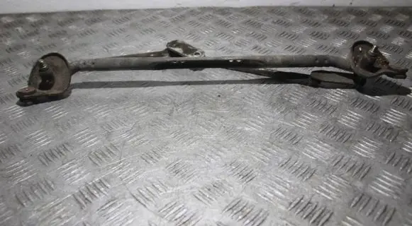 Toyota Avensis T250 Front wiper linkage 