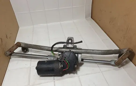 Audi A3 S3 8L Front wiper linkage and motor 0390241137 1J1955113A 964770