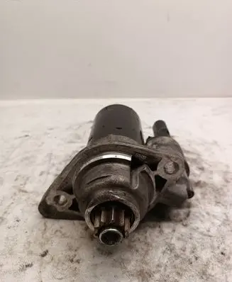 Volkswagen Golf V Starter motor 1005831329